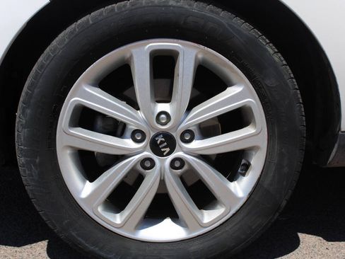 Used 2018 Kia Soul + FWD image 20