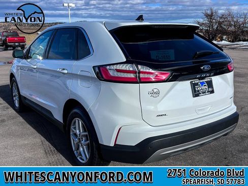 Used 2024 Ford Edge SEL image 3