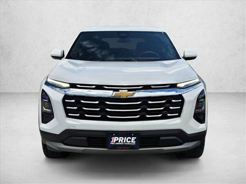 Used 2025 Chevrolet Equinox LT FWD image 2
