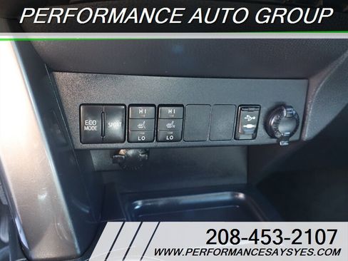 Used 2016 Toyota RAV4 SE FWD image 26