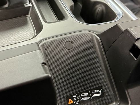 Used 2024 Chevrolet Silverado 1500 LT image 26