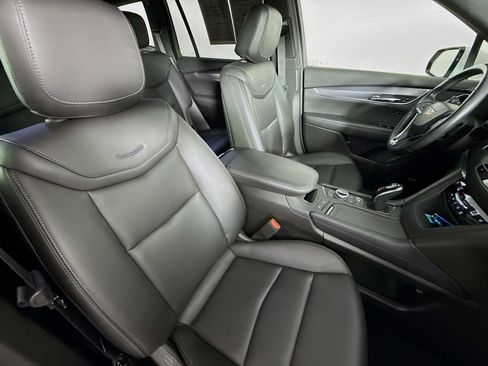 Used 2024 Cadillac XT6 Luxury image 37