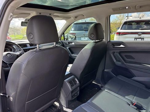 Used 2018 Volkswagen Tiguan SEL image 25