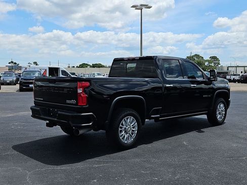 Used 2021 Chevrolet Silverado 2500 High Country w/ Z71 Off-Road Package AWD/4WD image 17