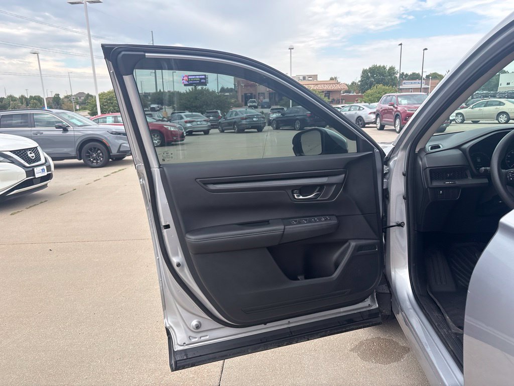 Certified 2025 Honda CR-V EX image 9