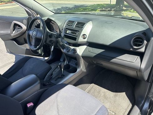 Used 2007 Toyota RAV4 Sport FWD image 32