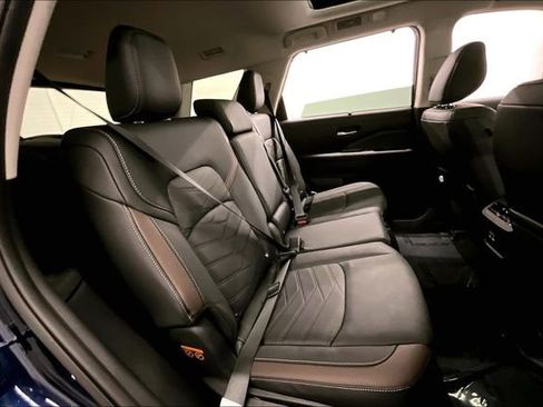 New 2025 Nissan Pathfinder Platinum w/ Lighting Package (N93) image 33