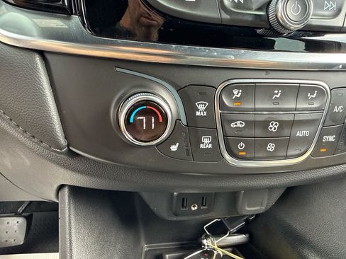 Certified 2023 Chevrolet Traverse LT FWD image 23
