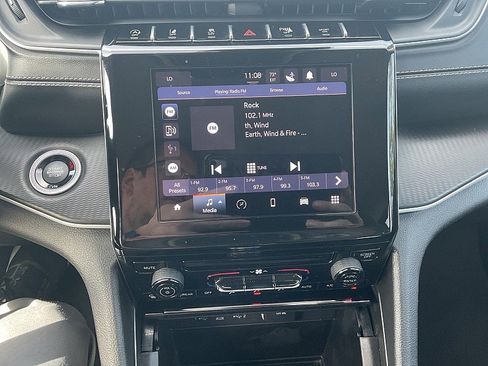 Used 2024 Jeep Grand Cherokee Laredo w/ Trailer Tow Package image 12