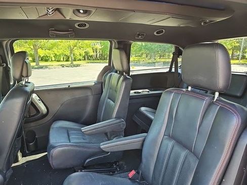 Used 2019 Dodge Grand Caravan GT FWD image 15