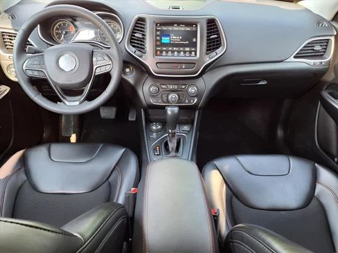 Used 2022 Jeep Cherokee Trailhawk w/ Comfort/Convenience Group AWD/4WD image 9
