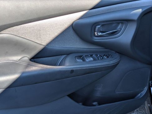 Used 2024 Nissan Murano SV w/ SV Midnight Edition Package image 14