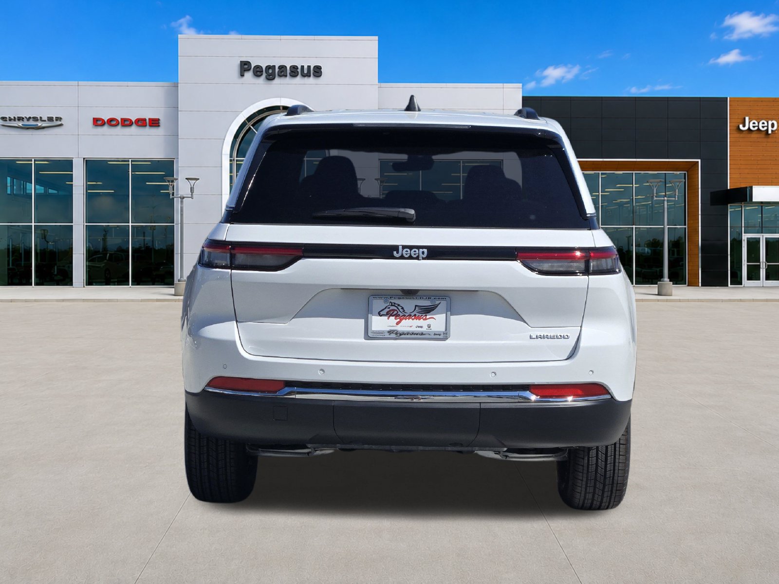 New 2027 Jeep Grand Cherokee Laredo X RWD image 8
