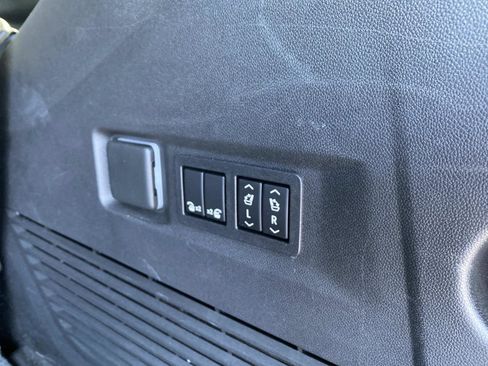 Used 2022 GMC Yukon Denali image 7