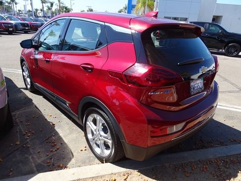 Used 2021 Chevrolet Bolt LT FWD image 2