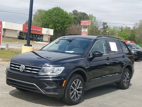 Used 2019 Volkswagen Tiguan SE w/ Panoramic Sunroof Package image 1