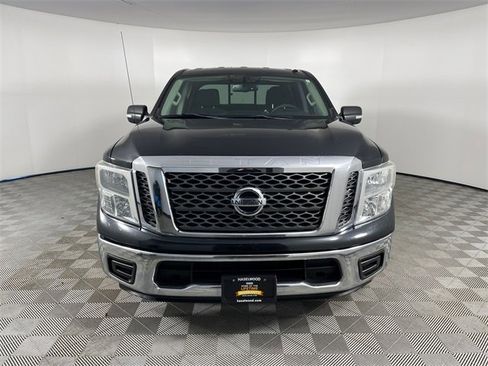 Used 2017 Nissan Titan SV image 25