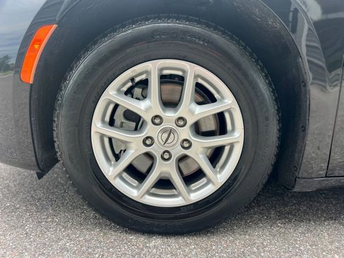 Used 2021 Chrysler Pacifica Touring-L FWD image 20
