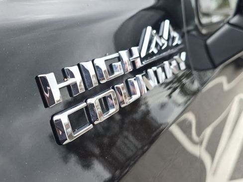 Used 2021 Chevrolet Tahoe High Country w/ Premium Package image 9