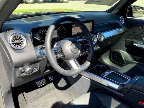 New 2026 Mercedes-Benz GLB 250 4MATIC image 9