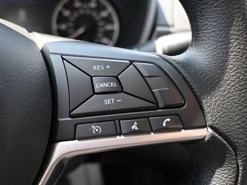 Used 2025 Nissan Altima 2.5 SV FWD image 35