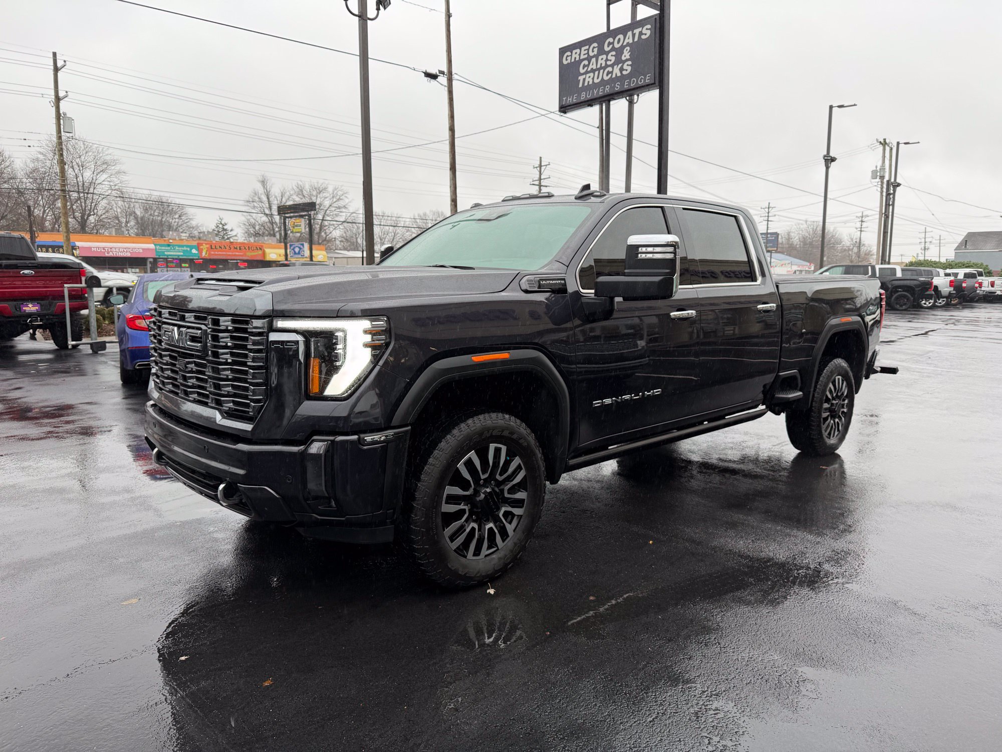 Used 2024 GMC Sierra 3500 Denali Ultimate AWD/4WD image 3