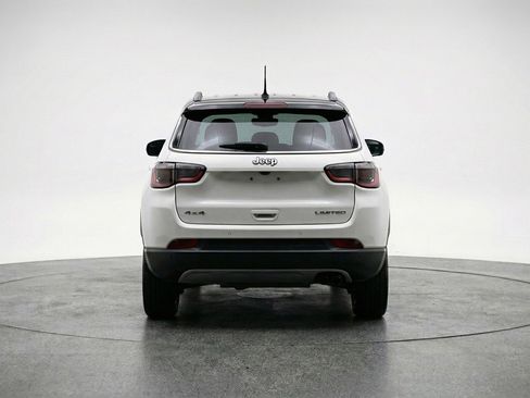 Used 2025 Jeep Compass Limited image 7