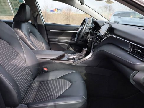 Used 2022 Toyota Camry SE image 34