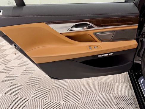 Used 2016 BMW 750i xDrive image 36