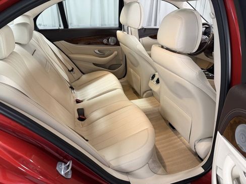 Used 2018 Mercedes-Benz E 400 4MATIC Sedan w/ Premium 3 Package (Q03) image 8