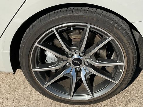 Used 2025 Genesis G70 2.5T image 8