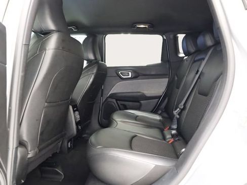 Used 2025 Jeep Compass Latitude AWD/4WD image 29