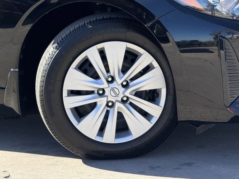 Used 2025 Nissan Sentra S image 3