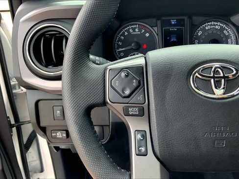 Used 2022 Toyota Tacoma TRD Sport w/ Technology Package RWD image 23
