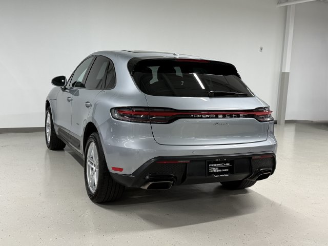 Certified 2024 Porsche Macan AWD/4WD image 3