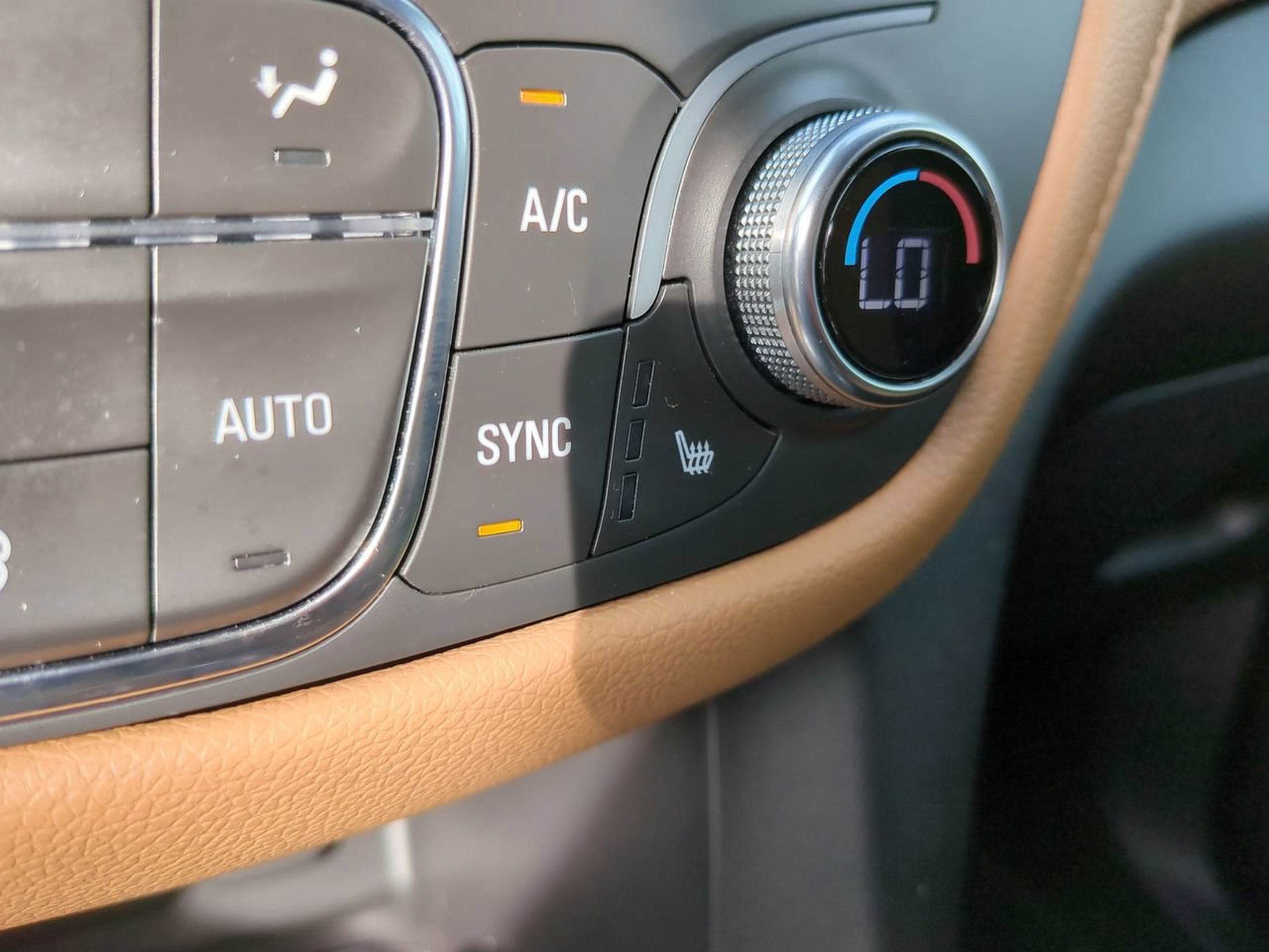 Used 2020 Chevrolet Equinox Premier FWD image 27