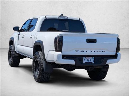 Used 2021 Toyota Tacoma TRD Off-Road AWD/4WD image 8