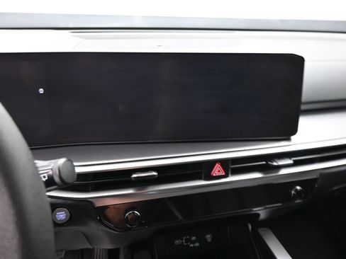 Used 2025 Kia Sorento LX FWD image 15