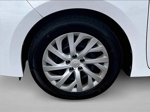 Used 2019 Toyota Corolla LE image 10