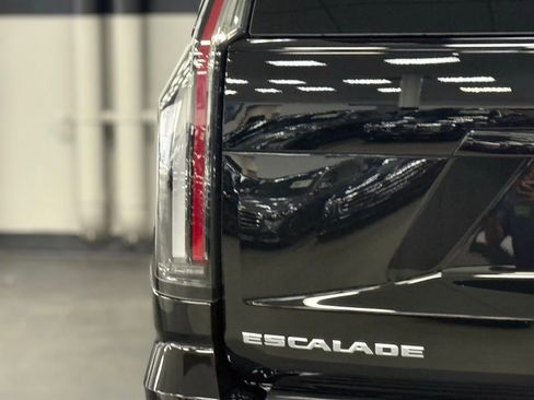 Used 2025 Cadillac Escalade Sport Platinum AWD/4WD image 9