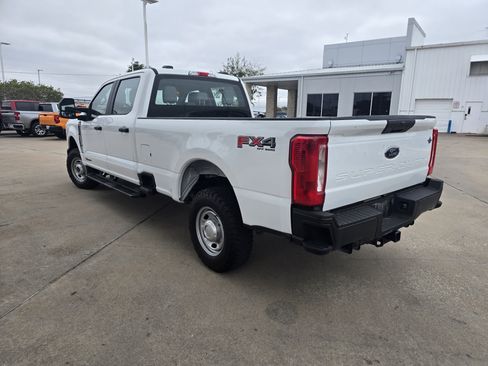 Used 2023 Ford F250 XL w/ FX4 Off-Road Package image 5