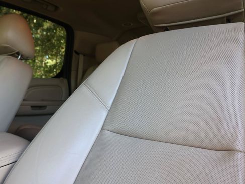 Used 2012 Cadillac Escalade ESV Premium AWD/4WD image 40
