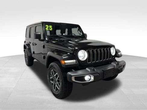 Certified 2025 Jeep Wrangler Unlimited Sahara AWD/4WD image 6