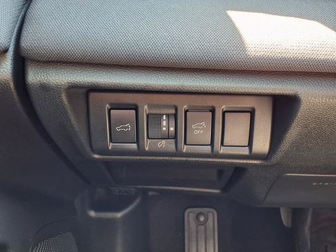 Certified 2025 Subaru Outback Premium AWD/4WD image 9