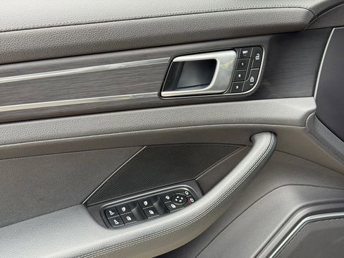 Used 2023 Porsche Panamera Platinum Edition image 12