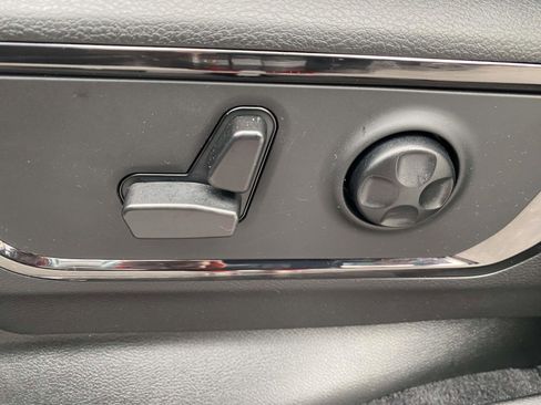 Certified 2025 RAM 1500 Limited w/ Trailer Tow Group image 36