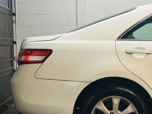 Used 2011 Toyota Camry LE w/ LE Extra-Value Pkg image 7