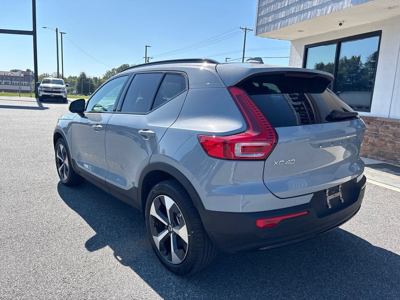 Used 2026 Volvo XC40 B5 Plus AWD/4WD image 6