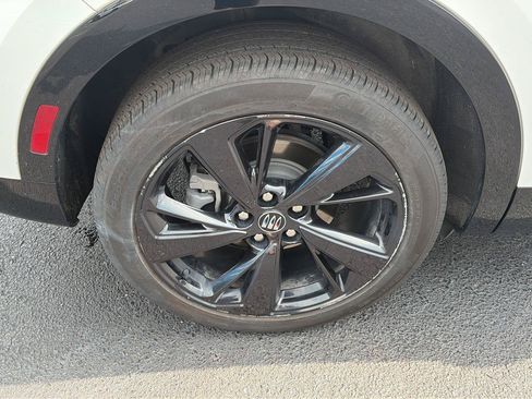Used 2024 Buick Envision Sport Touring AWD/4WD image 37