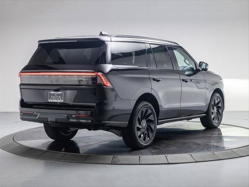New 2026 Lincoln Navigator Reserve w/ Jet Appearance Package AWD/4WD image 5